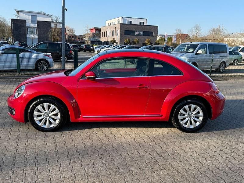 Gebraucht VW Beetle Design 105 PS (77 kW) 2013 Rot Kleinwagen