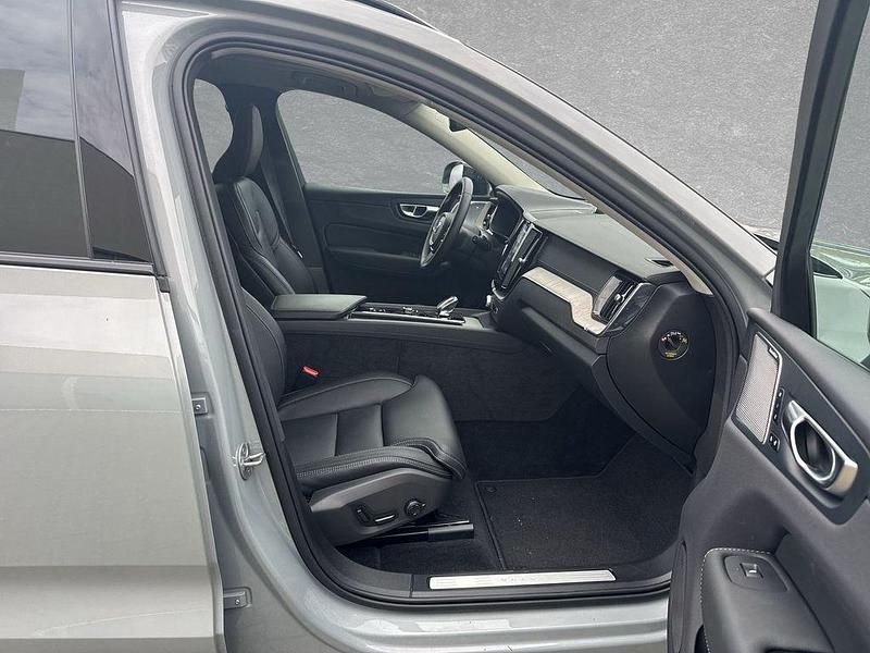 Second-hand Volvo XC60 Ultra 455 CP (334 kW) 2025 Gri SUV