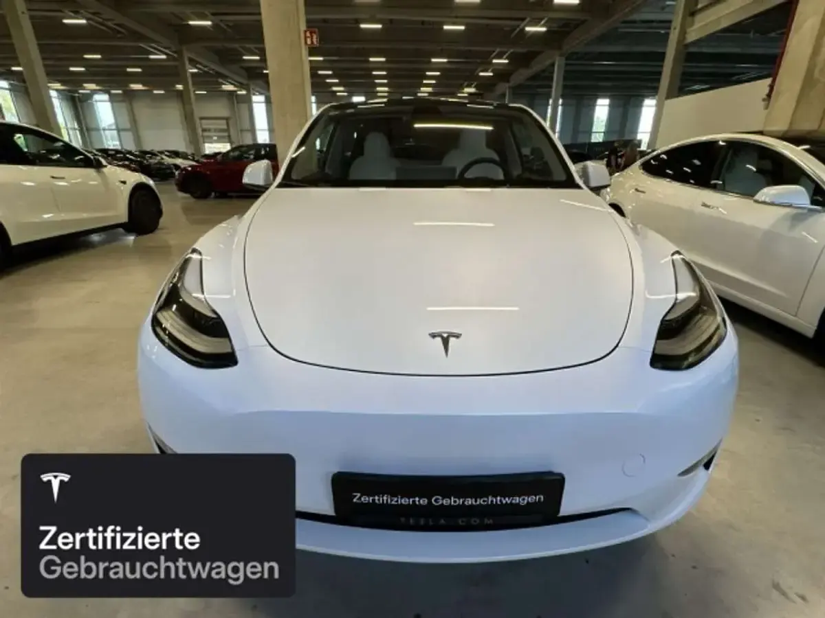 Gebraucht Tesla Model Y Performance 392 kW (533 PS) 2023 Pearl white multicoat SUV