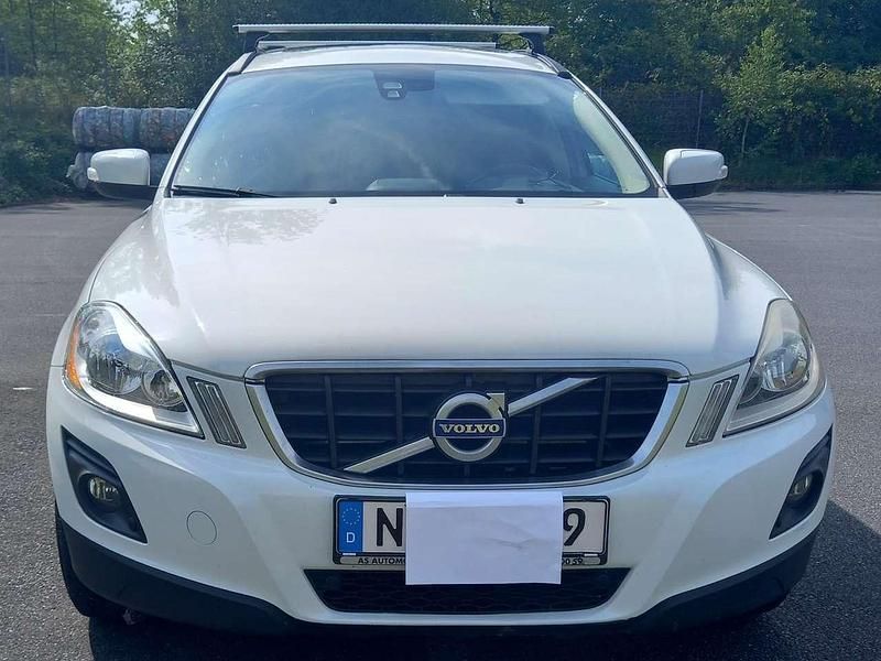 Weiß Gebraucht 2010 Volvo XC60 SUV | 10.700 € (Teuer) - Bild 1/4