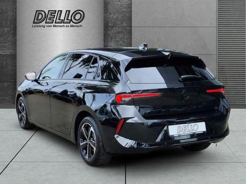 Gebraucht Opel Astra 131 PS (96 kW) 2025 Lackierung schwarz perla nera/ Limousine