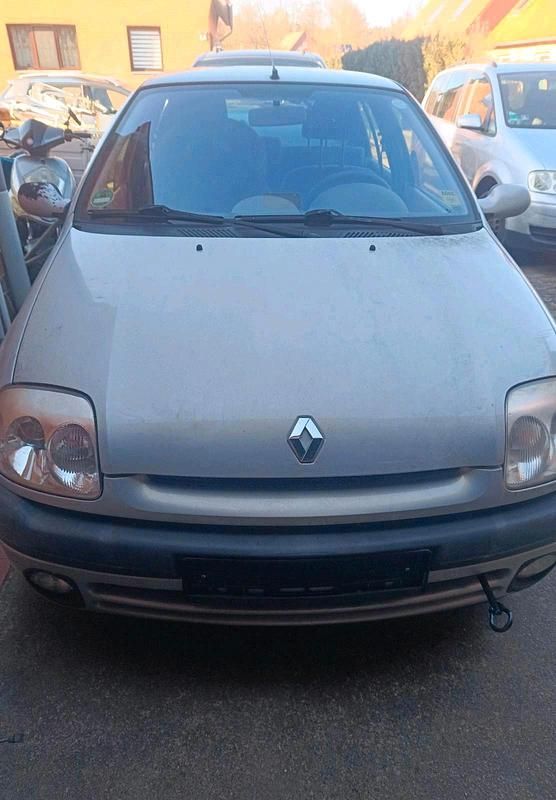 Second-hand Renault Clio II 2000 Gri Hatchback