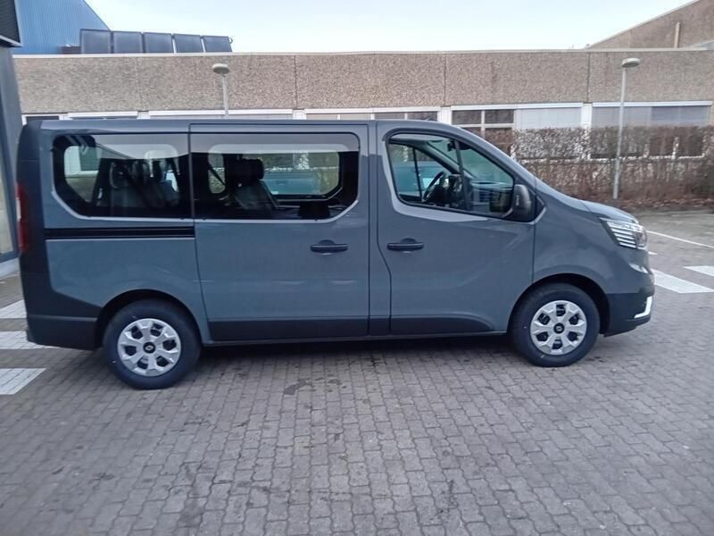 Gebraucht Renault Trafic 150 PS (110 kW) 2025 Grau Van / Kleinbus