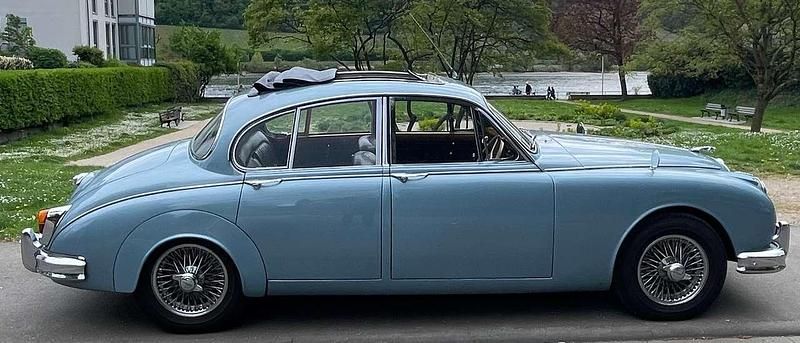 Blau Gebraucht 1967 Jaguar MK II Limousine | 42.500 € - Bild 1/4