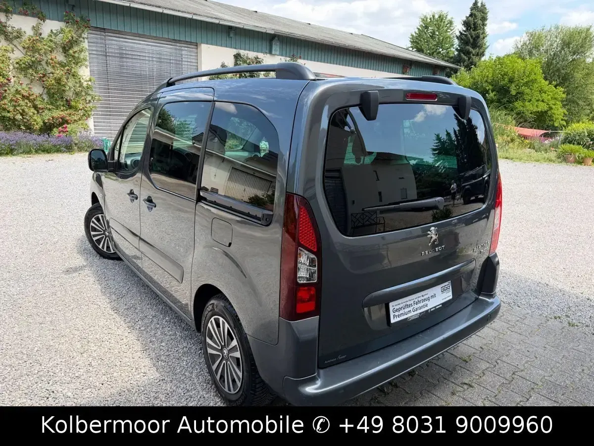 Gebraucht Peugeot Partner Tepee Active 120 PS (88 kW) 2015 Grau Van / Kleinbus