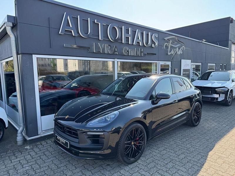 Gebraucht Porsche Macan GTS 441 PS (324 kW) 2022 Tiefschwarzmetallic SUV
