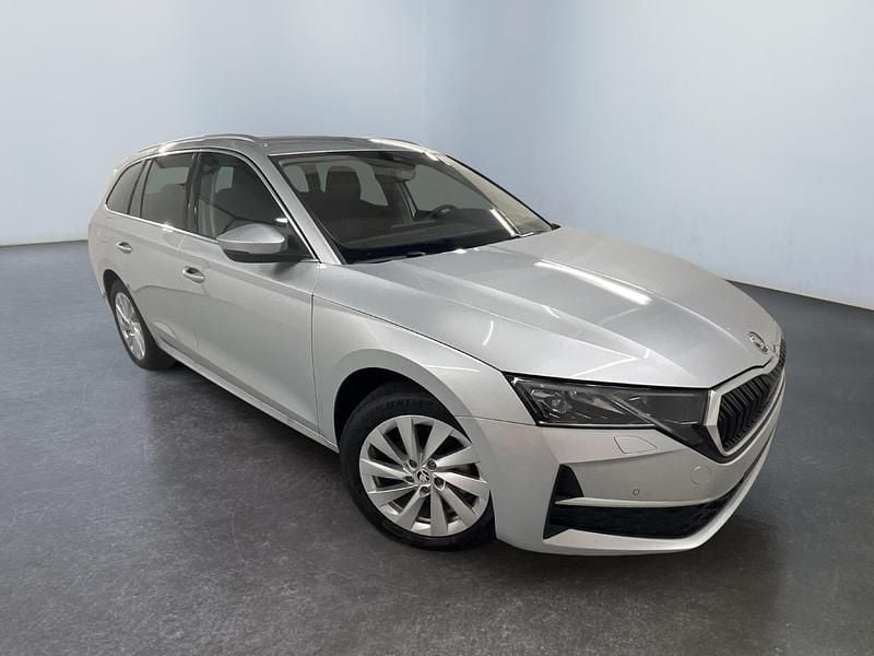8e brilliant silver met. Neu 2024 Skoda Octavia Lounge Kombi | 34.230 € (Etwas zu teuer) - Bild 1/4