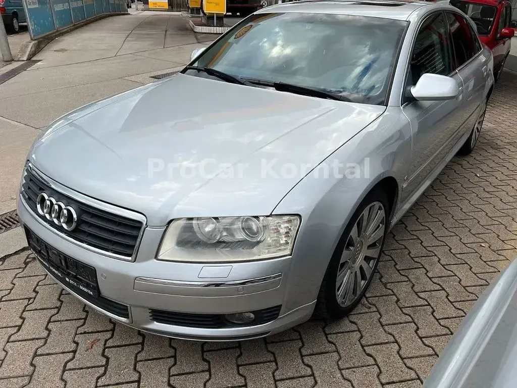 Gebraucht Audi A8 280 PS (205 kW) 2004 Lichtsilber metallic (metallic) Limousine