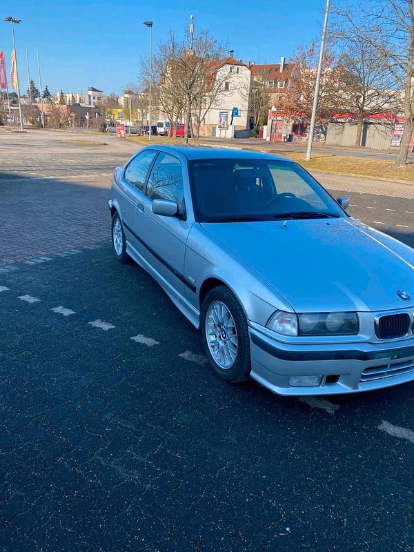 Gebraucht BMW 316 105 PS (77 kW) 2000 Silber Limousine