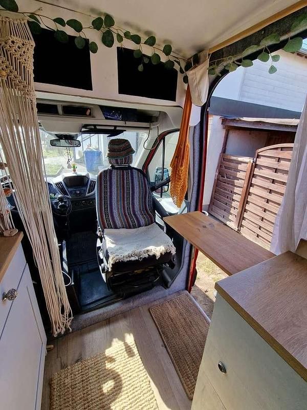 Second-hand Ford Transit 170 CP (125 kW) 2018 Roșu Van