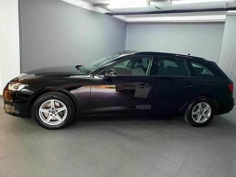 Gebraucht Audi A4 Design 163 PS (119 kW) 2022 Brillantschwarz Kombi