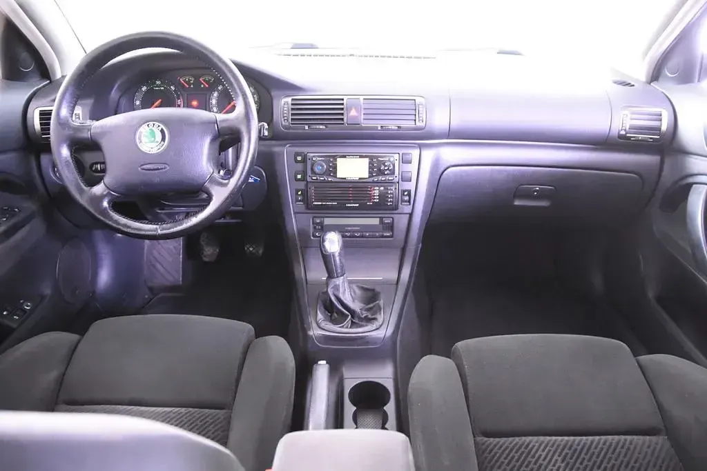 Gebraucht Skoda Superb 131 PS (96 kW) 2003 Silber Limousine