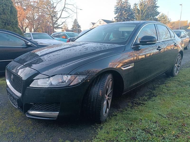 Schwarz Gebraucht 2015 Jaguar XF Prestige Limousine | 10.999 € (Superpreis) - Bild 1/4