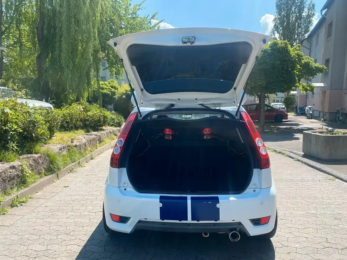 Gebraucht Ford Fiesta ST 150 PS (110 kW) 2008 Weiß Kleinwagen