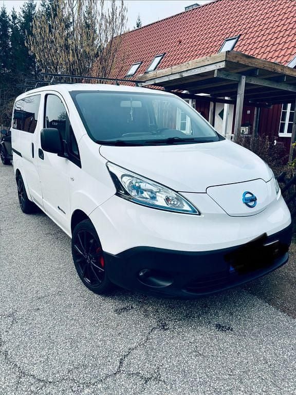 Gebraucht Nissan e-NV200 80 kW (109 PS) 2017 Weiß Van / Kleinbus