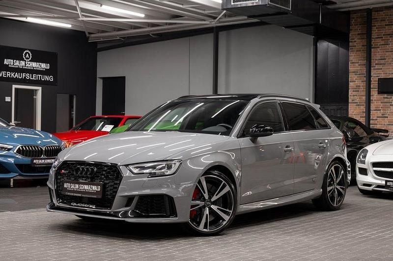 Grau Gebraucht 2019 Audi RS3 Sport Limousine | 48.800 € (Etwas zu teuer) - Bild 1/4