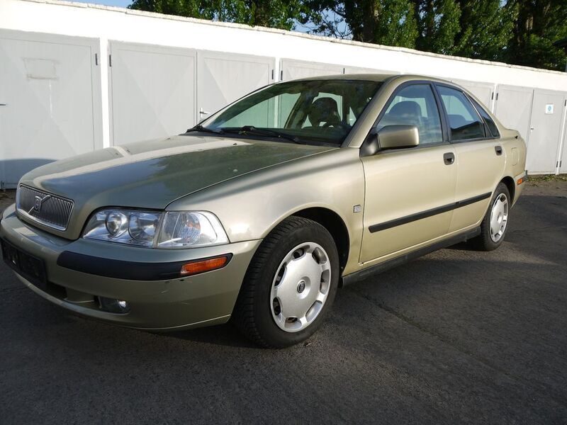 Gebraucht Volvo S40 Comfort 122 PS (89 kW) 2001 Beige Limousine