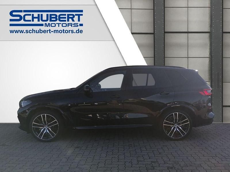 Gebraucht BMW X5 M Sport 340 PS (250 kW) 2022 Saphirschwarz metallic SUV