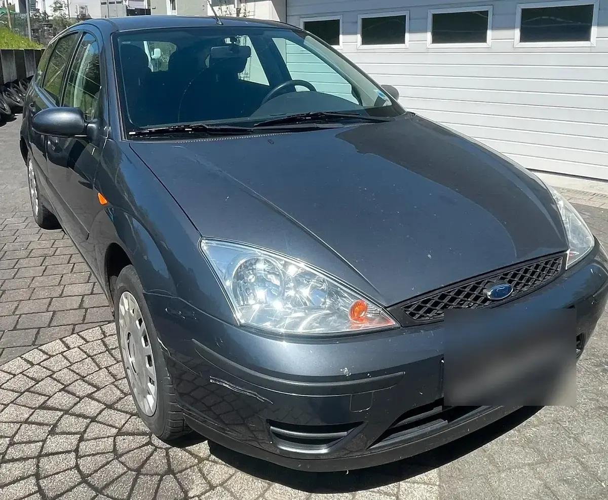 Brugt Ford Focus 101 HK (74 kW) 2004 Grå Sedan