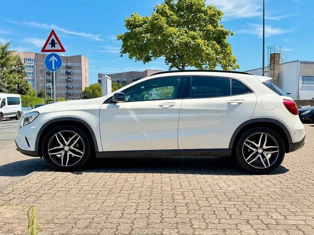 Gebraucht Mercedes GLA250 211 PS (155 kW) 2014 Weiß SUV