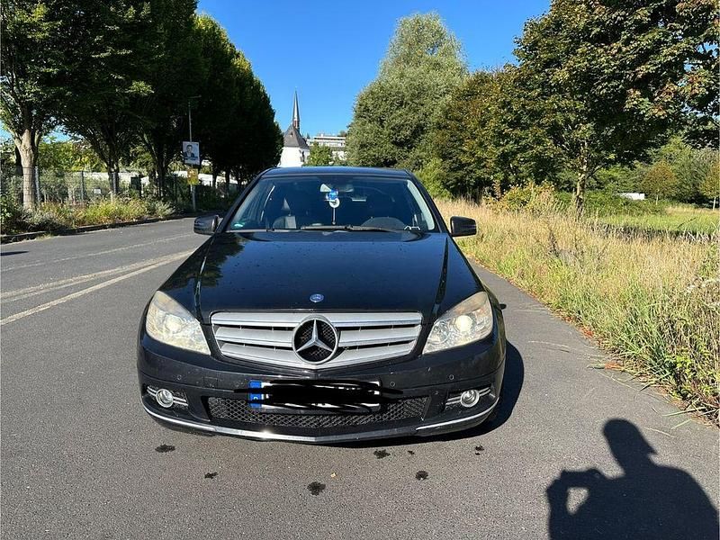Schwarz Gebraucht 2009 Mercedes C180 Limousine | 5.450 € (Fairer Preis) - Bild 1/4