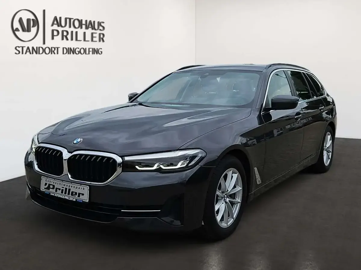 Gebraucht BMW 530 Sport Line 286 PS (210 kW) 2021 Sophistograu brillanteffekt me Kombi