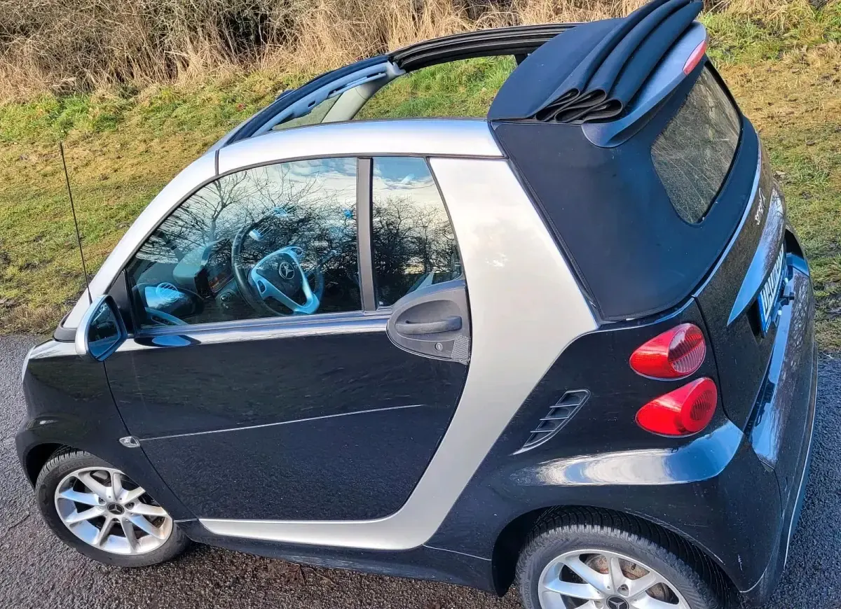 Gebraucht Smart ForTwo Cabrio 84 PS (61 kW) 2014 Schwarz Cabrio