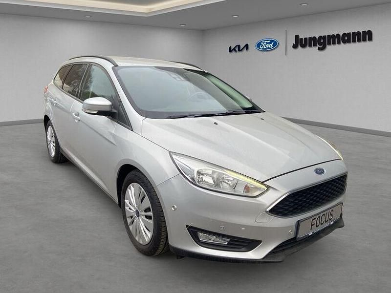 Gebraucht Ford Focus Business Edition 125 PS (91 kW) 2017 Moondust silver (metallic) Kombi