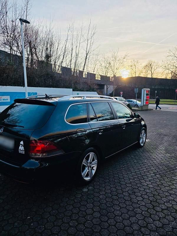 Second-hand VW Golf VI 105 CP (77 kW) 2011 Negru Hatchback