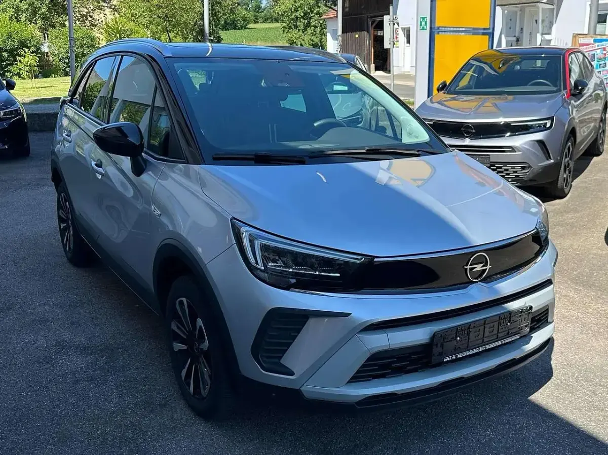 Gebraucht Opel Crossland Elegance 131 PS (96 kW) 2024 Aluminiumgrau/metallic SUV