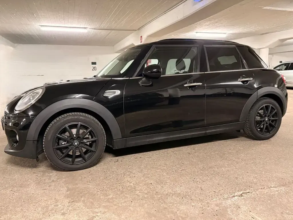 Używany Mini Cooper Chili 136 KM (100 kW) 2016 Purpurowy Hatchback