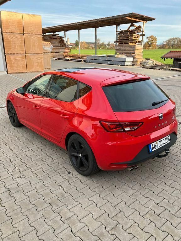 Rot Gebraucht 2013 Seat Leon ST FR Kombi | 9.500 € (Teuer) - Bild 1/4