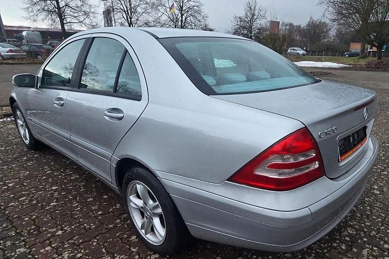 Gebraucht Mercedes C180 129 PS (94 kW) 2000 Silber Limousine