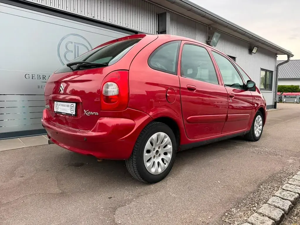 Gebraucht Citroën Xsara Picasso Exclusive 116 PS (85 kW) 2003 Farbe luziferrot/metalliclack Van / Kleinbus