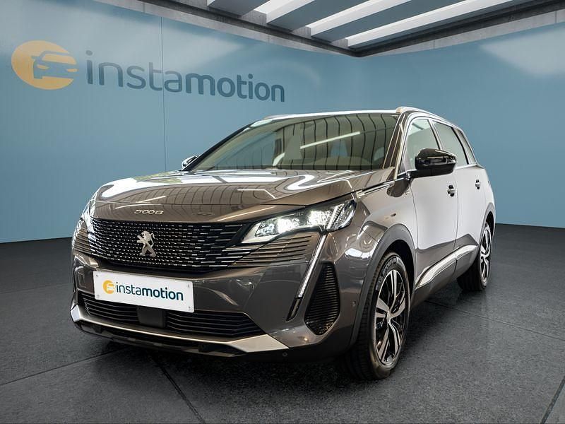 Grau Gebraucht 2021 Peugeot 5008 Van / Kleinbus | 30.399 € (Etwas zu teuer) - Bild 1/4