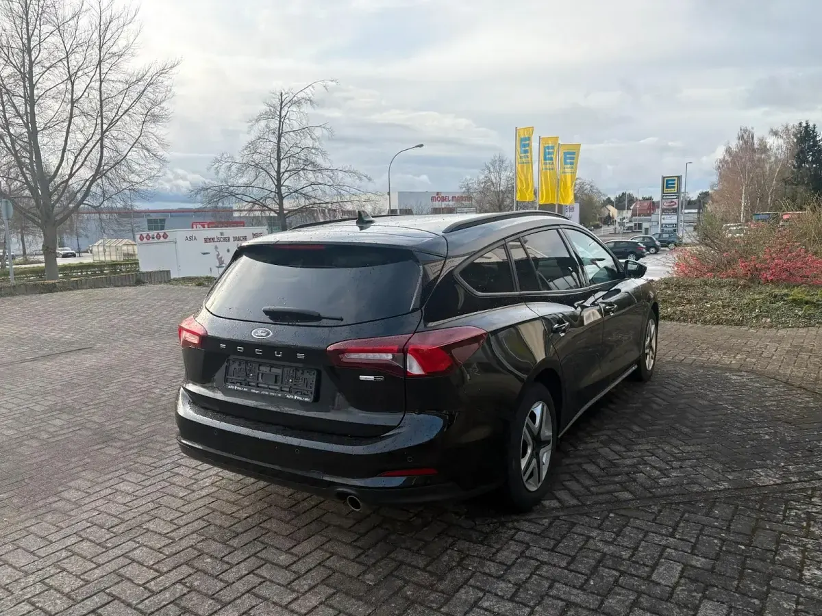 Gebraucht Ford Focus 125 PS (91 kW) 2022 Schwarz Kombi
