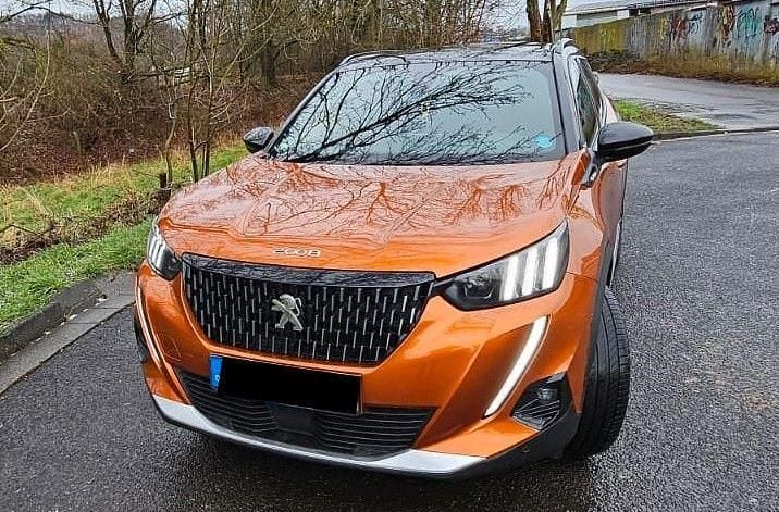 Gebraucht Peugeot 2008 GT-line 131 PS (96 kW) 2020 Orange SUV