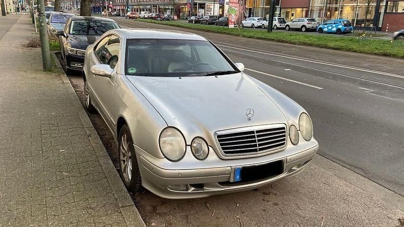 Gebraucht Mercedes CLK320 Elegance 218 PS (160 kW) 2000 Silber Coupé