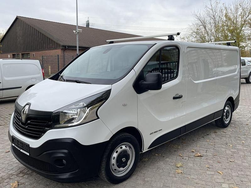 Second-hand Renault Trafic 120 CP (88 kW) 2015 Alb Monovolum