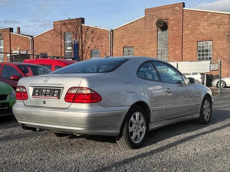 Gebraucht Mercedes CLK200 140 PS (102 kW) 2000 Silber Coupé