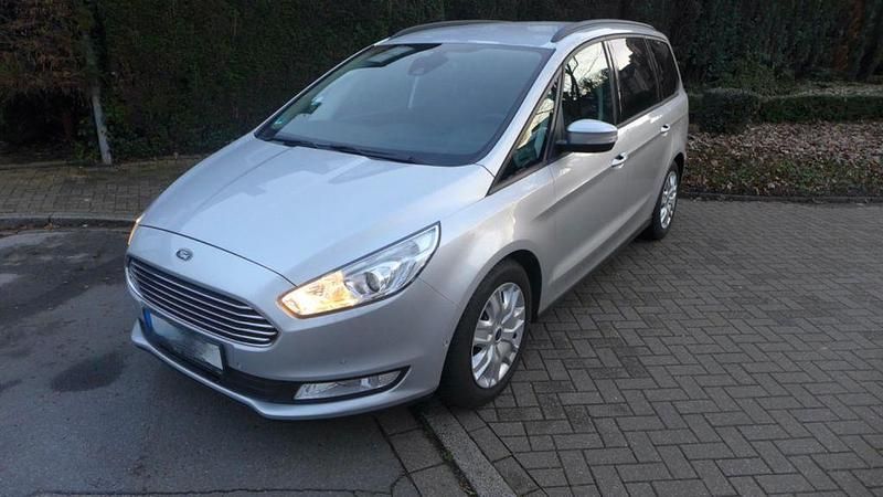 Gebraucht Ford Galaxy Titanium 150 PS (110 kW) 2015 Silber Van / Kleinbus