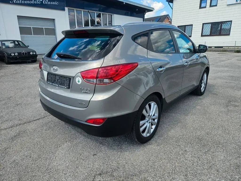 Gebraucht Hyundai ix35 Premium 184 PS (135 kW) 2011 Silber SUV
