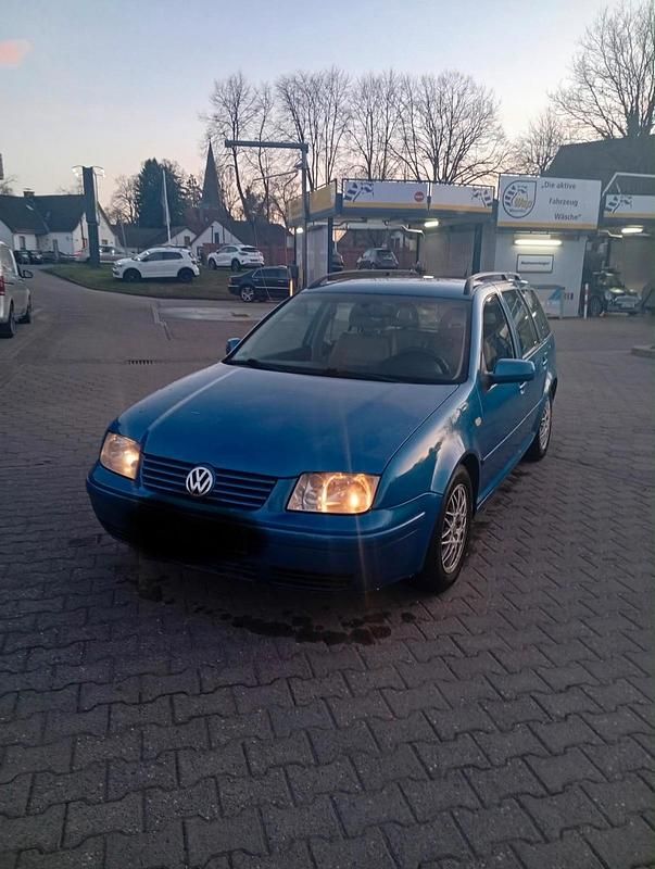 Gebraucht VW Bora 101 PS (74 kW) 1999 Blau Limousine