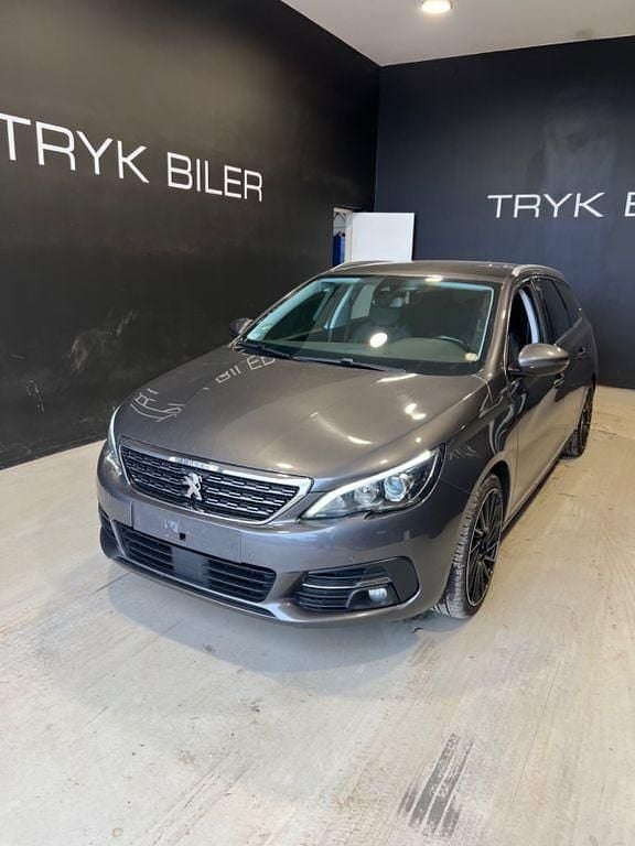 Grau Gebraucht 2020 Peugeot 308 CC Allure Cabrio | 6.800 € - Bild 1/4