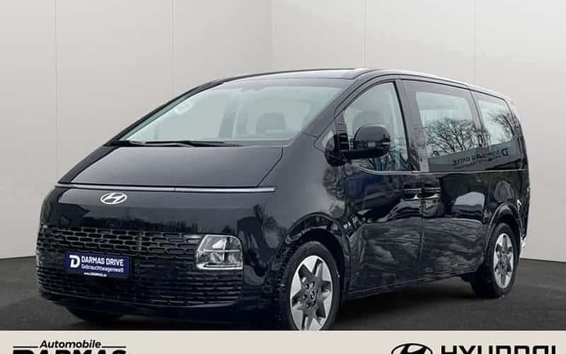 Schwarz Gebraucht 2024 Hyundai Staria Trend Van | 42.490 € (Fairer Preis) - Bild 1/4