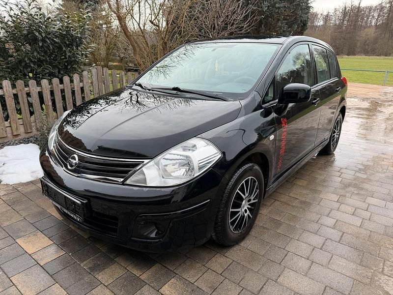 Gebraucht Nissan Tiida 110 PS (80 kW) 2010 Schwarz Kleinwagen