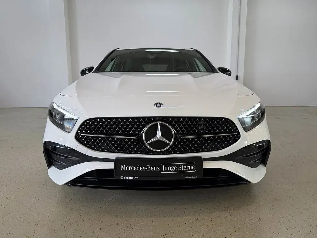 Gebraucht Mercedes A220 AMG line 190 PS (139 kW) 2025 Polarweiß uni Limousine