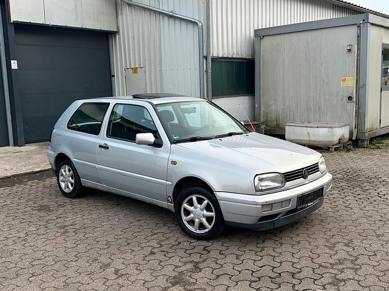 Grau Gebraucht 1997 VW Golf IV Kleinwagen | 1.950 € (Guter Preis) - Bild 1/4