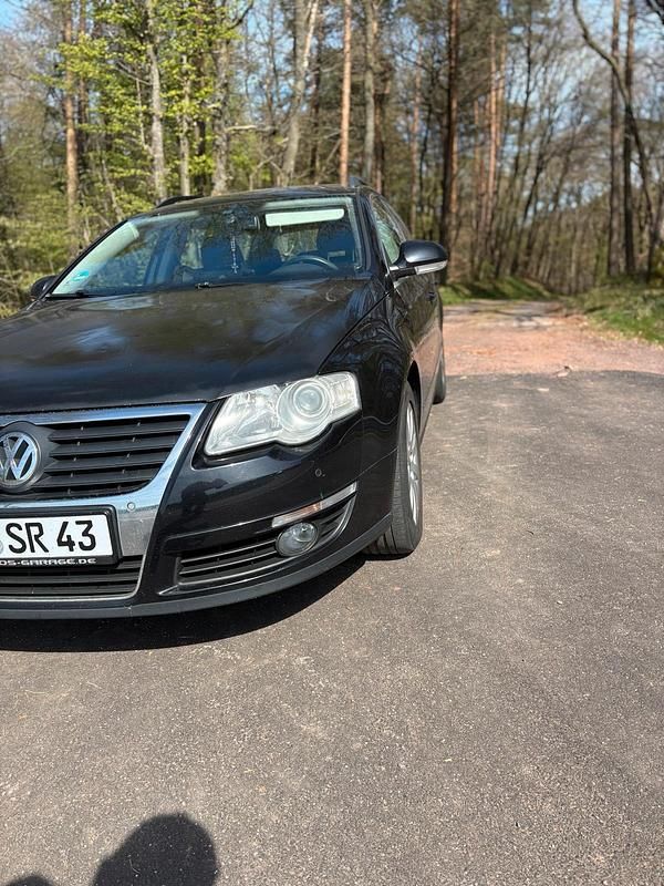 Schwarz Gebraucht 2007 VW Passat Kombi | 2.200 € (Guter Preis) - Bild 1/4