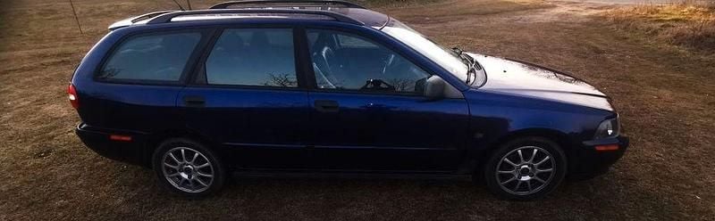 Gebraucht Volvo V40 122 PS (89 kW) 2003 Blau Kombi